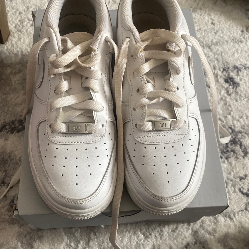 Air Force 1, Grade School (GS) Size 4.5!!- Unisex - White